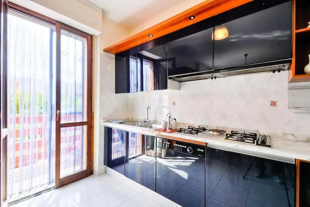 Stylish & Spacious Townhouse - Walk To Beach & Town Fertilia Holiday home