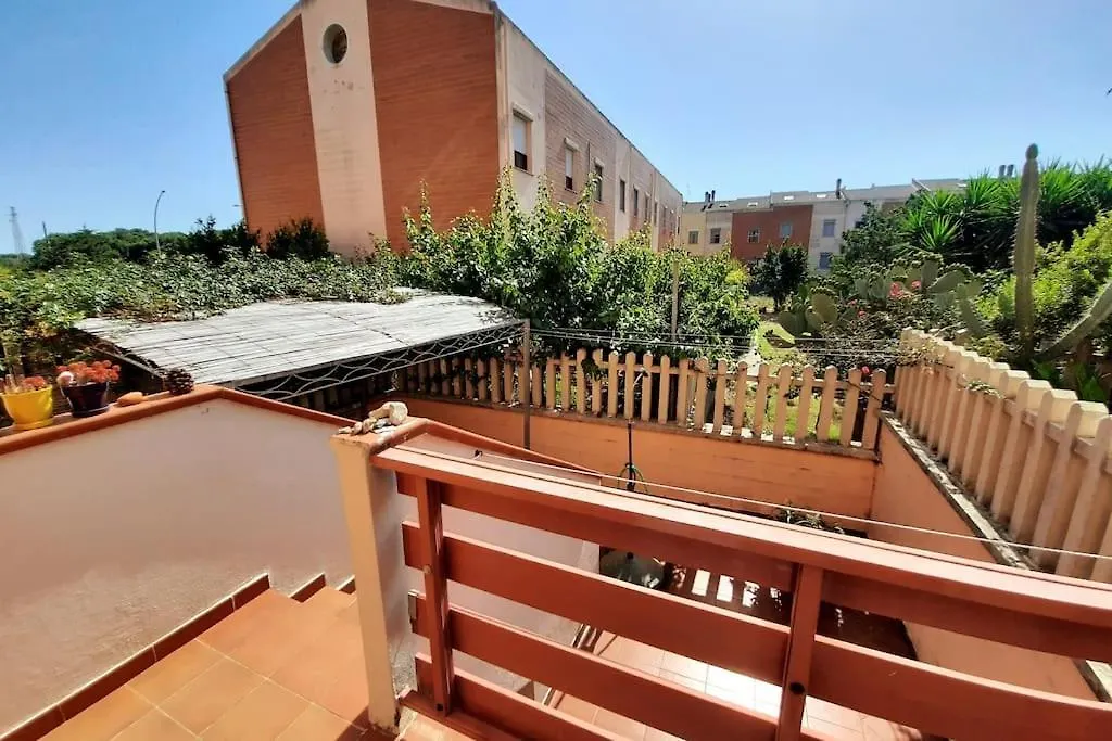 Stylish & Spacious Townhouse - Walk To Beach & Town Fertilia